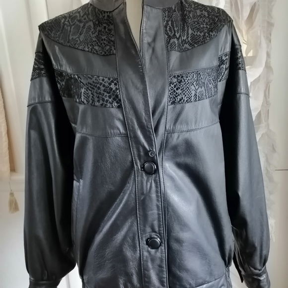 Genuine Soft Texure leather Jacket with Real Fur Collar Fur Vest - Picture 5 of 14